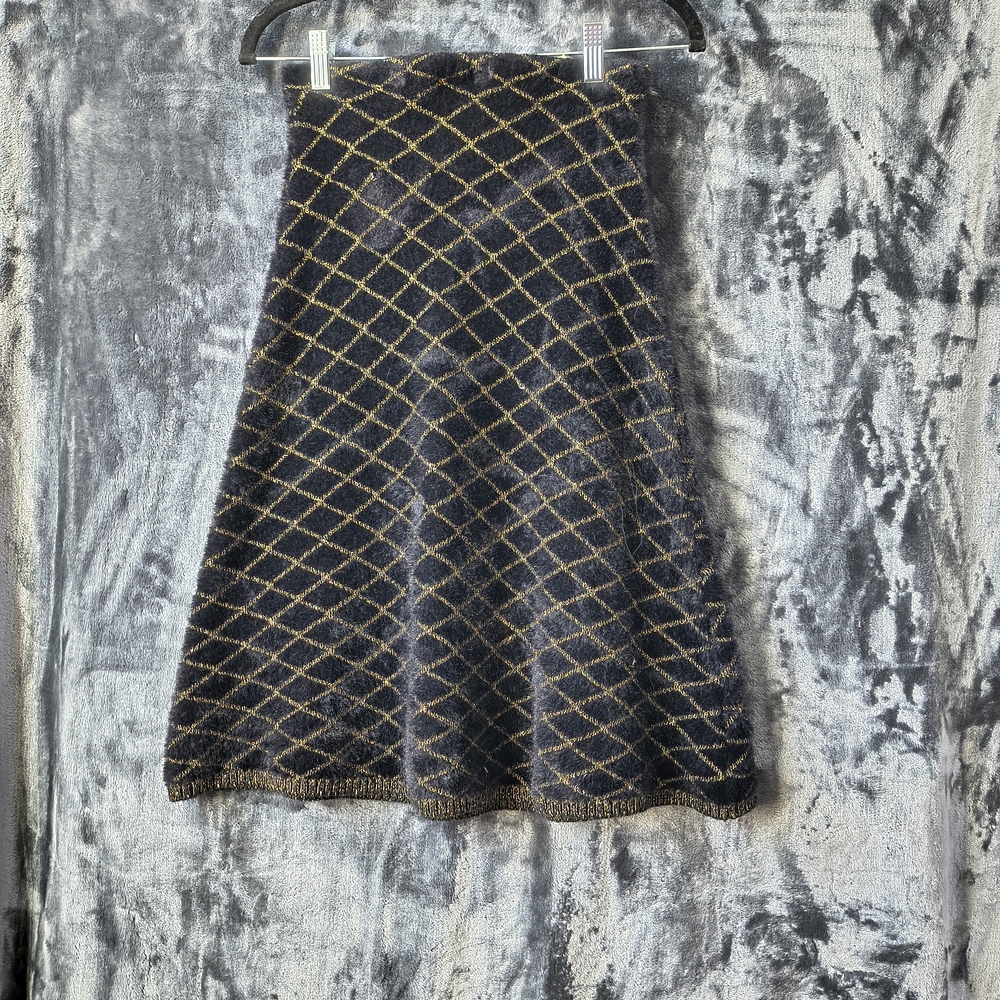 Elegant Black and Gold A-Line Skirt 18